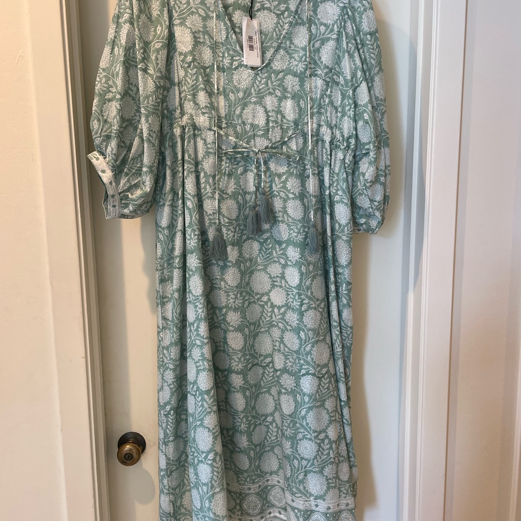 Chic Floral Midi Dress In Green